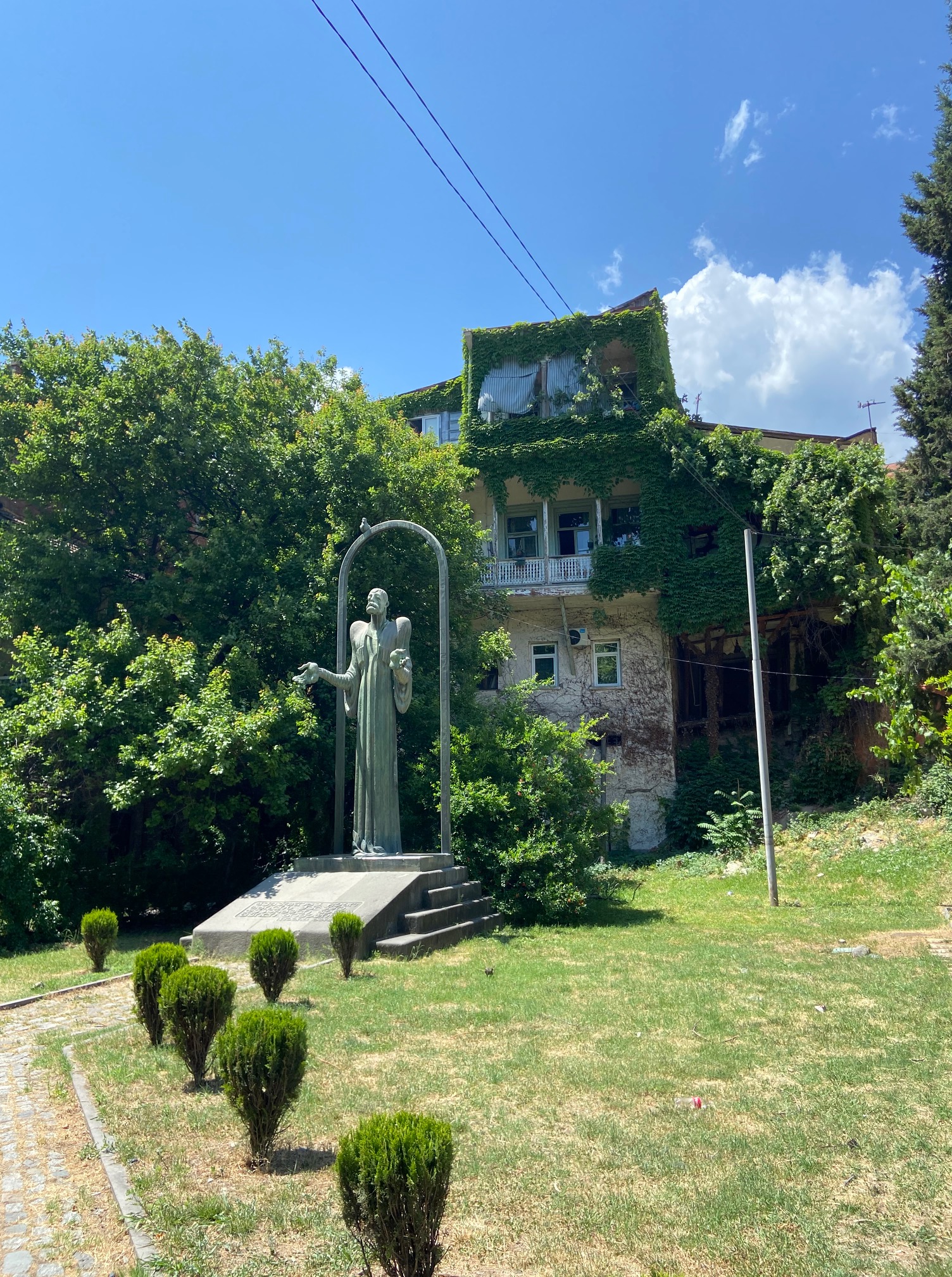 Tbilisi statue